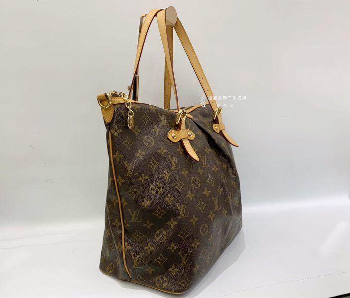 ❌❌ SOLD❌❌Authentic Louis Vuitton Palermo MM Used in - Depop